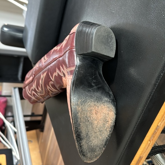 Gorgeous cowboy boots! - Picture 5 of 7
